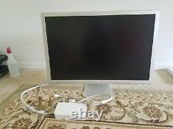 Apple A1083 Cinema HD Display 30 DVI LCD Monitor 2560 x 1600. NON TESTED