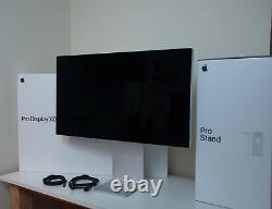 Apple Pro Display XDR 6K 32 Inch with Pro Stand A1999 + Orig Box STUNNING